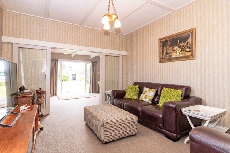 12 Central Avenue, Gonville, Whanganui - Carousel 2