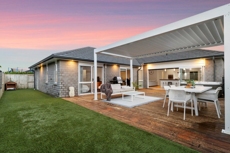 57 Te Kio Crescent, Papamoa Beach, Papamoa - Carousel 1