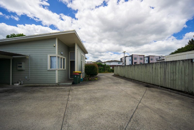 5B Littler Place, Hamilton East, Hamilton - Carousel 12