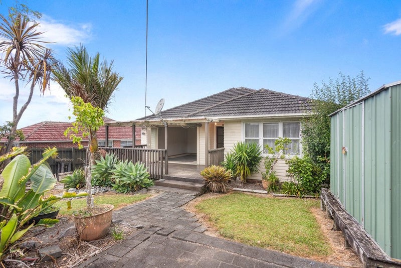 53 Tiroroa Avenue, Te Atatu South, Auckland - Carousel 2
