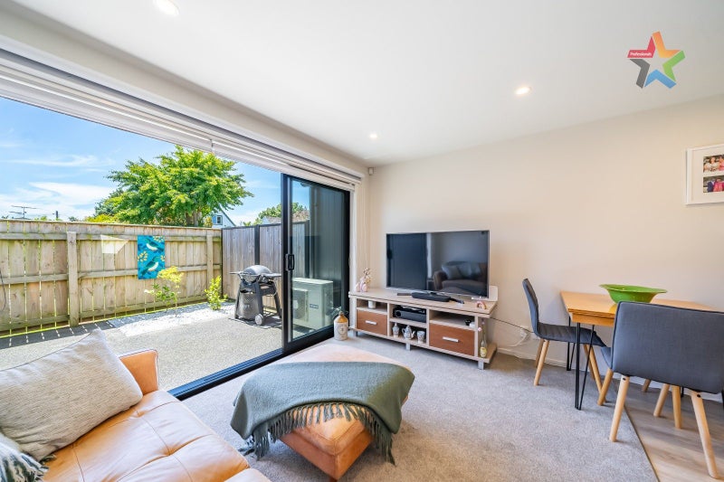 6/338 Oxford Terrace, Avalon, Lower Hutt - Carousel 2