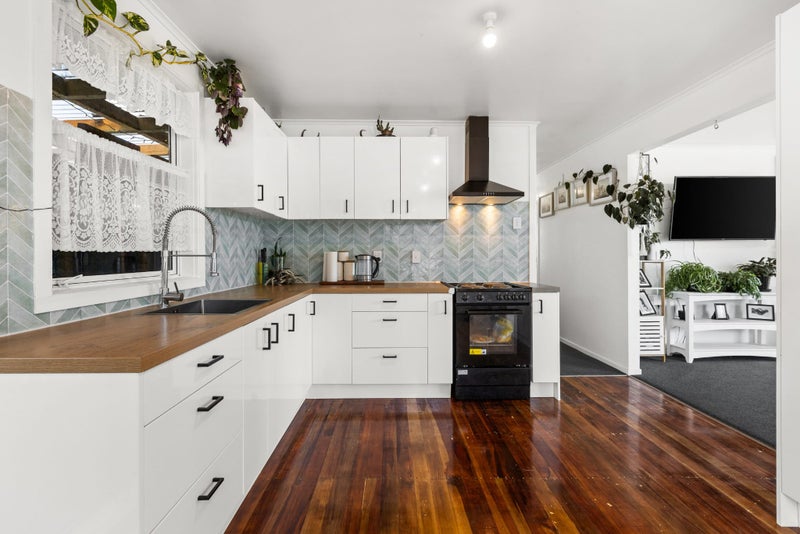 42 Mason Avenue, Maraenui, Napier - Carousel 1