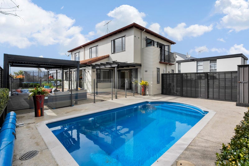 72 Mount Taylor Drive, Glendowie, Auckland - Carousel 1