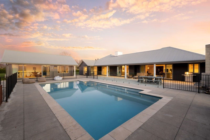 8 Hodge Drive, Tamahere - Carousel 1