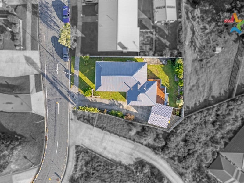 27 Kaitangata Crescent, Kelson, Lower Hutt - Carousel 23