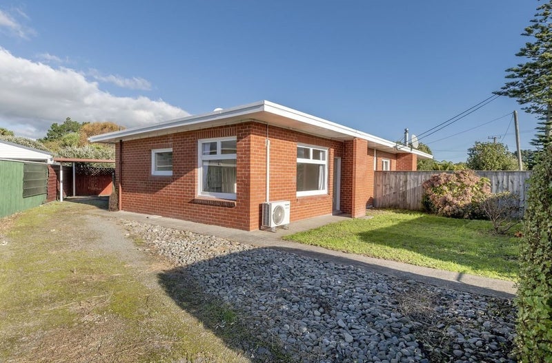 6 Te Rauparaha Street, Otaki - Carousel 2