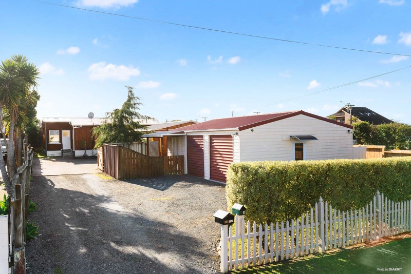98 Second View Avenue, Beachlands, Auckland - Carousel 2