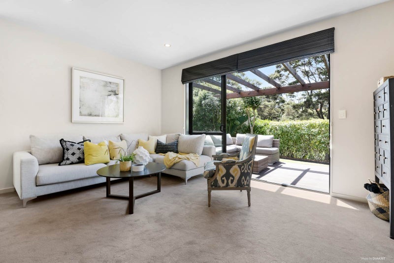 11 Witton Place, Schnapper Rock, Auckland - Carousel 2