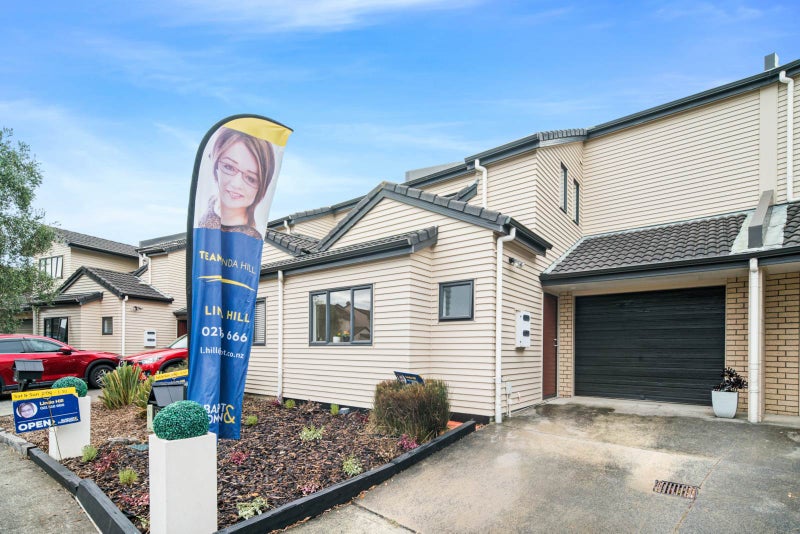 10 Skip Lane, East Tamaki, Auckland - Carousel 1