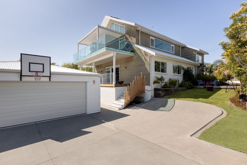 1343 Papamoa Beach Road, Papamoa Beach, Papamoa - Carousel 2