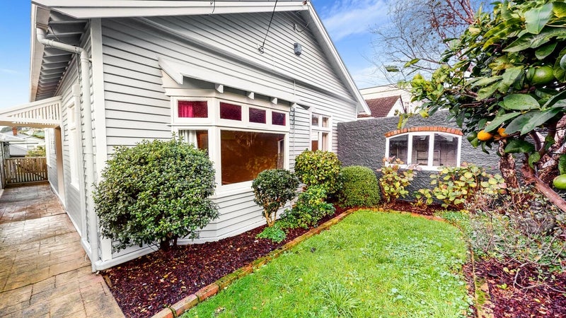 319 Adelaide Road, Newtown, Wellington - Carousel 1