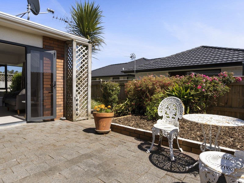 15 Sanders Avenue, Westown, New Plymouth - Carousel 2