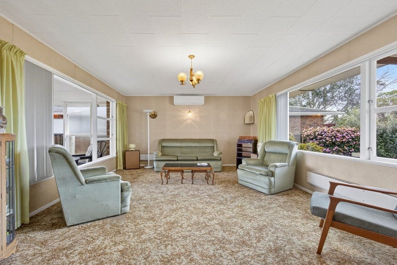 16 Cascades Road, Pakuranga Heights, Auckland - Carousel 2