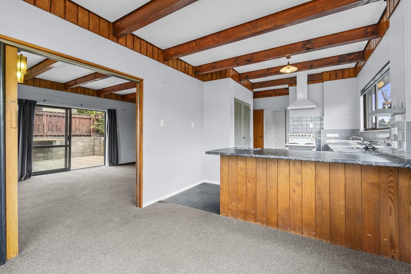 39 Trelawney Crescent, Westown, New Plymouth - Carousel 1