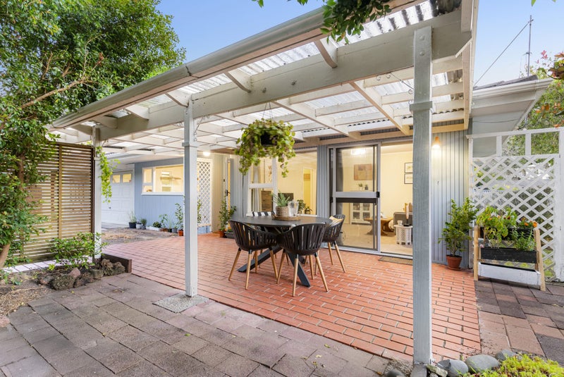 1/7 Tallington Crescent, Torbay, Auckland - Carousel 1