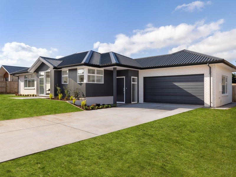 11 Gabriela Close, Pyes Pa, Tauranga - Carousel 1