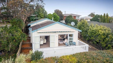 2/154 Sunset Road, Unsworth Heights, Auckland - Carousel 1