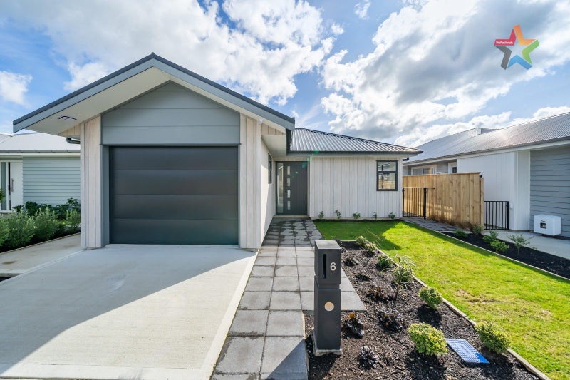 10 Tarata Lane, Avalon, Lower Hutt - Carousel 1
