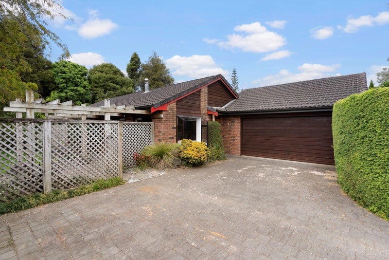 5 Ross Martin Court, Conifer Grove, Takanini - Carousel 1