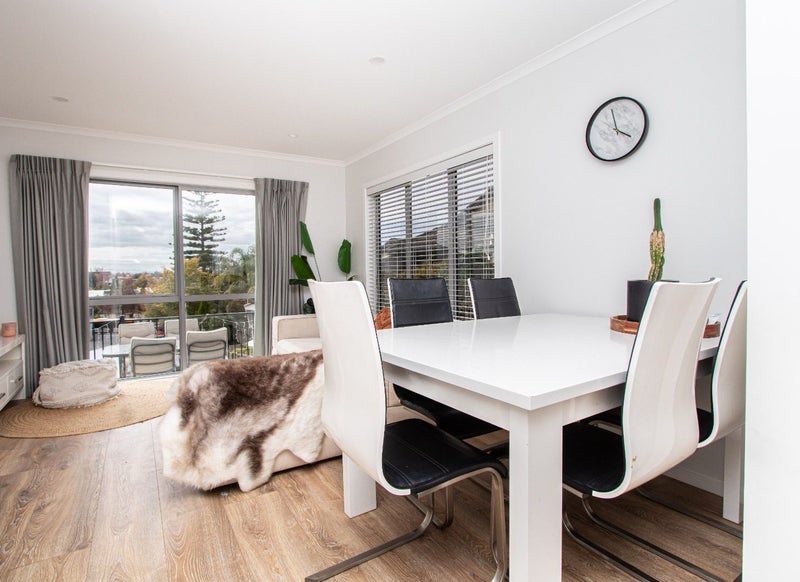 17/19 Ruakiwi Road, Hamilton Lake, Hamilton - Carousel 2