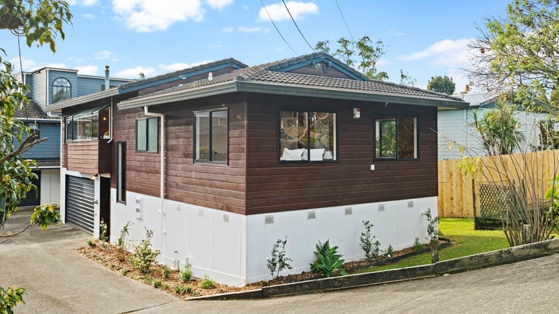 2/15 Glenvar Road, Torbay, Auckland - Carousel 1