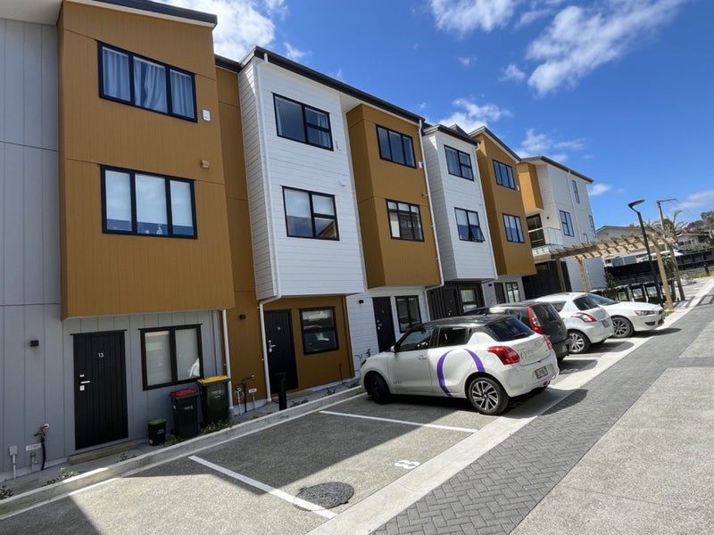 14/28 Lavelle Road, Henderson, Auckland - Carousel 18