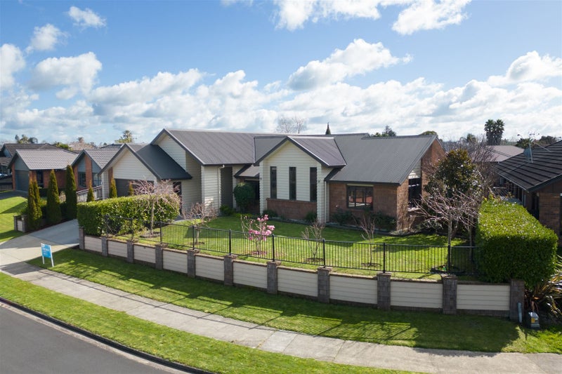 15 Malbec Place, Rototuna, Hamilton - Carousel 1