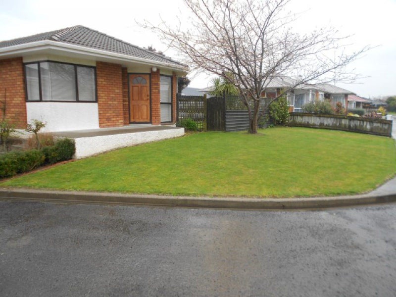 8 St Pauls Court, Highbury, Palmerston North - Carousel 1