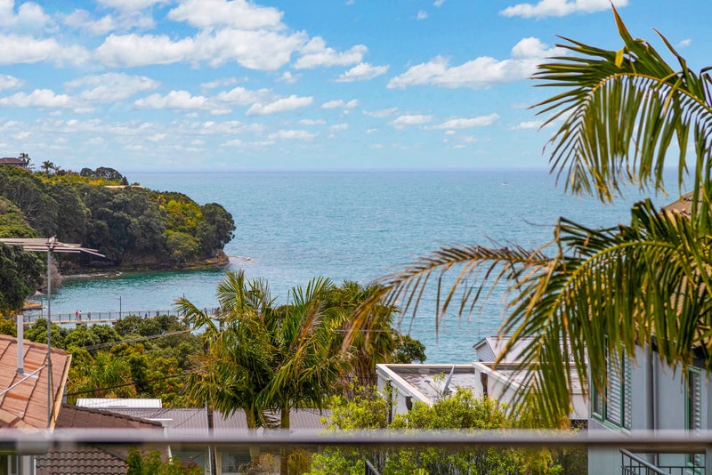 19 Scarboro Terrace, Murrays Bay, Auckland - Carousel 2