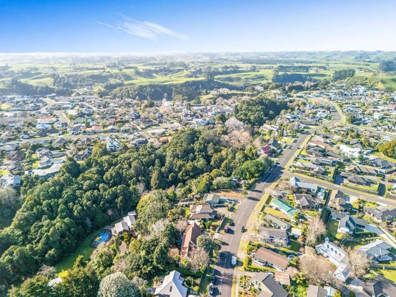 55 Branch Road, Highlands Park, New Plymouth - Carousel 30