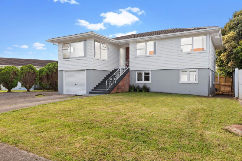 76 Reeves Road, Pakuranga Heights, Auckland - Carousel 1