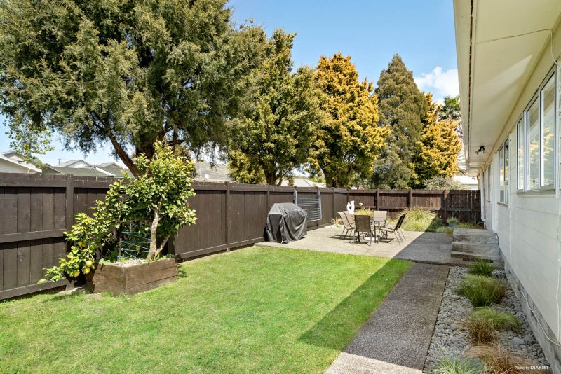 1/14 Border Road, Henderson, Auckland - Carousel 2