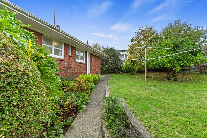 22 Sutton Crescent, Hillcrest, Hamilton - Carousel 23