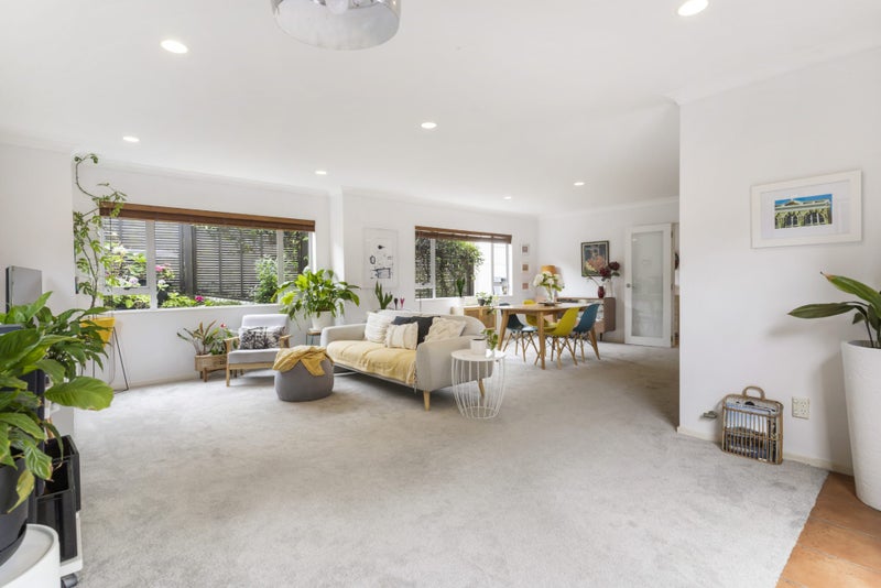 30A Fairlands Avenue, Waterview, Auckland - Carousel 1