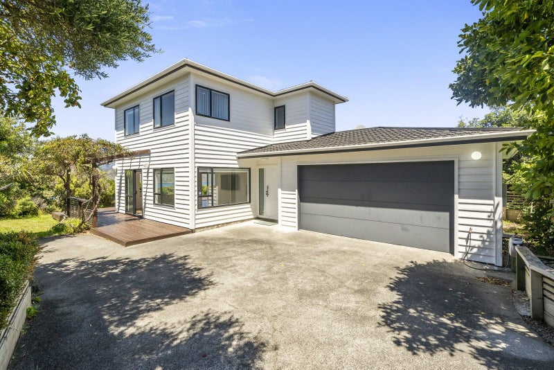 15 Bury Grove, Strathmore Park, Wellington - Carousel 1