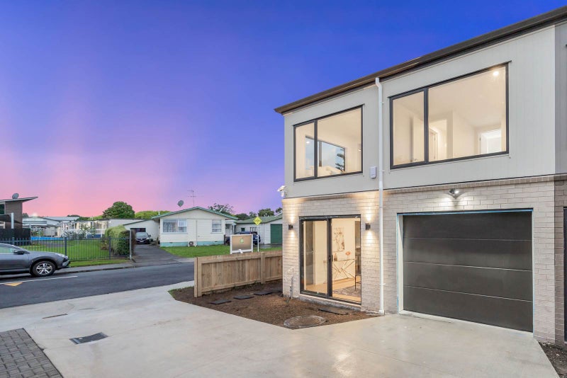8A Jupiter Street, Rosehill, Papakura - Carousel 16