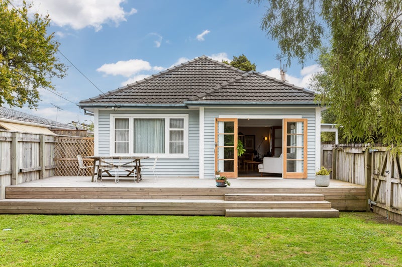 1/8 Mangaroa Hill Road, Maoribank, Upper Hutt - Carousel 1