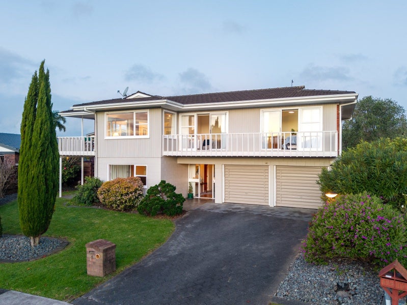8 Fielding Crescent, Farm Cove, Auckland - Carousel 1