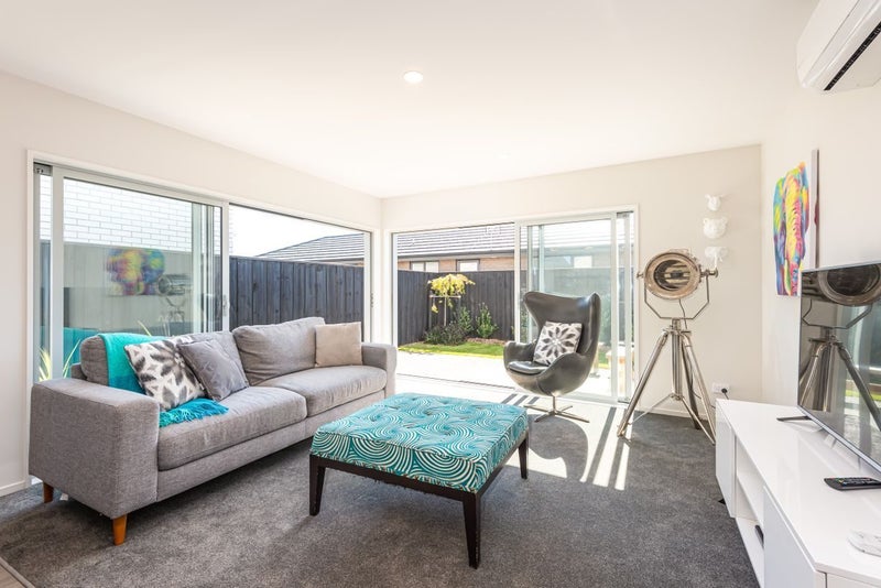 24 Kemble Close, Mangere, Auckland - Carousel 2