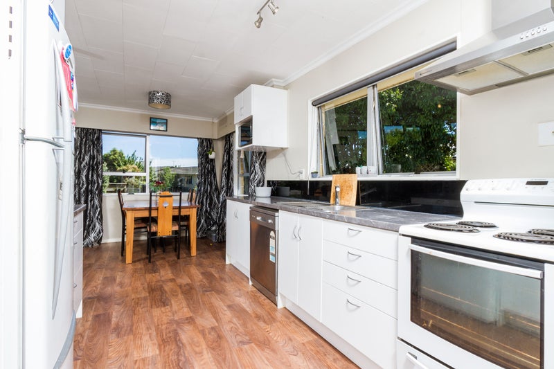 8 Wilde Avenue, Richmond - Carousel 1