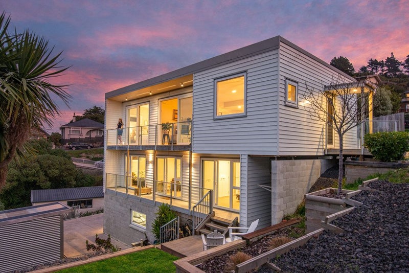 46 Cliffs Road, Saint Clair, Dunedin - Carousel 1