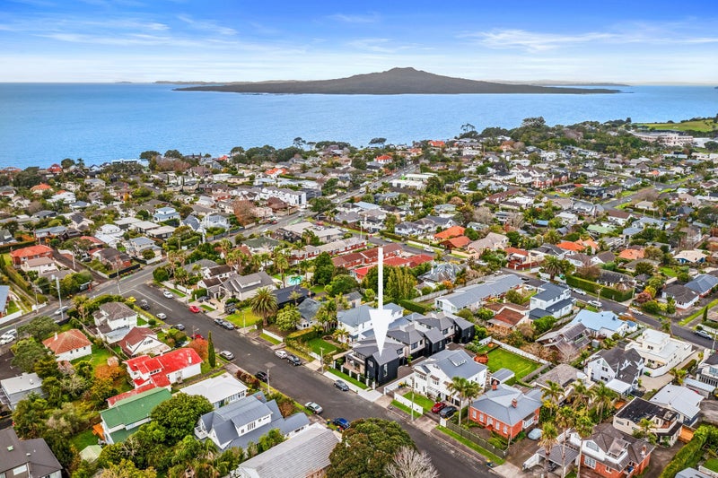 10A Bayview Road, Bayview, Auckland - Carousel 35