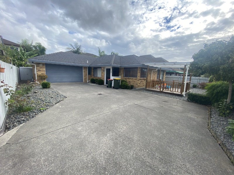 2/20 Ben Nevis Place, Northpark, Auckland - Carousel 1