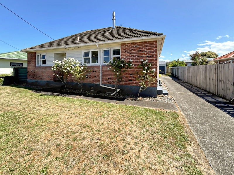 9 Milton Street, Whanganui East, Whanganui - Carousel 1