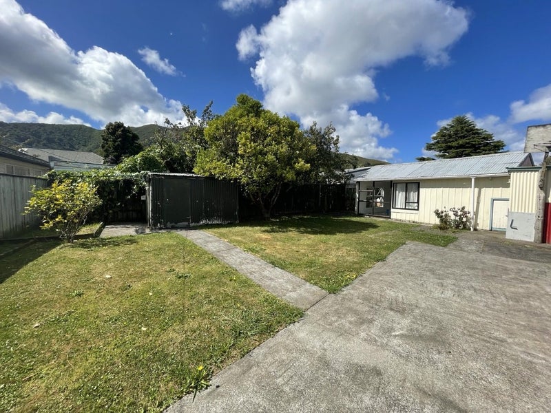 8 Whakataki Grove, Waiwhetu, Lower Hutt - Carousel 12