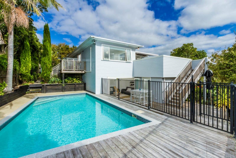 21 Catalina Crescent, Forrest Hill, Auckland - Carousel 1