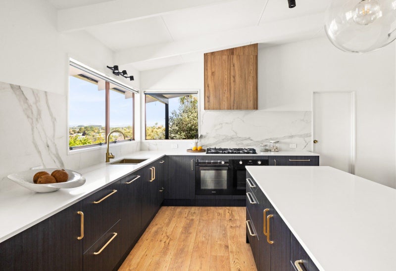 8 Ewan Place, Taradale, Napier - Carousel 1
