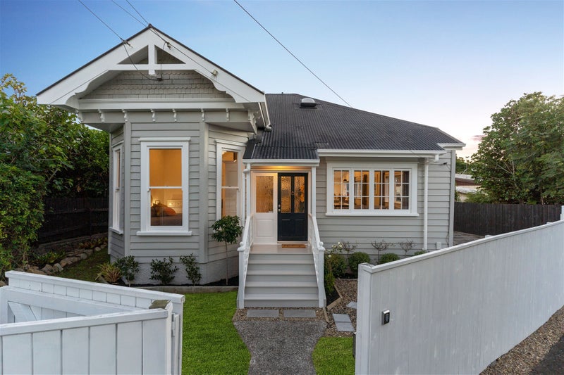 38 Leslie Avenue, Sandringham, Auckland - Carousel 1