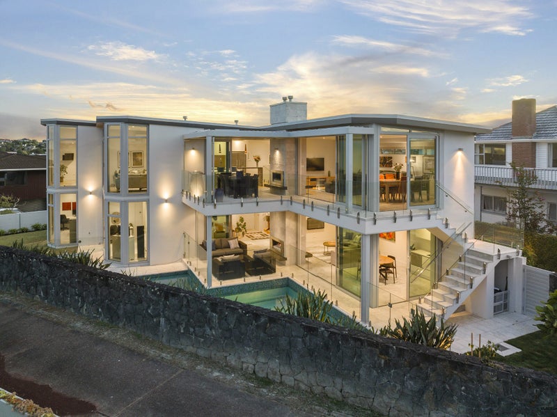 39 Beechwood Road, Rothesay Bay, Auckland - Carousel 1