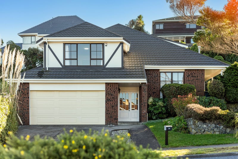 31 Burbank Crescent, Churton Park, Wellington - Carousel 1